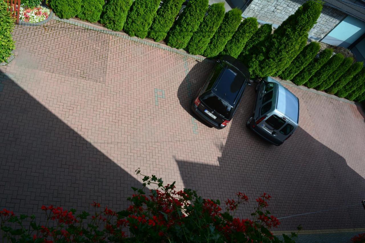 Dw Basia Pokoje I Apartament Bialka Tatrzanska Exteriör bild