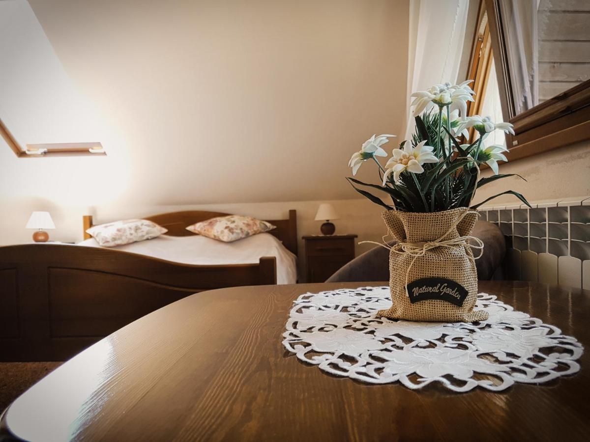Dw Basia Pokoje I Apartament Bialka Tatrzanska Exteriör bild